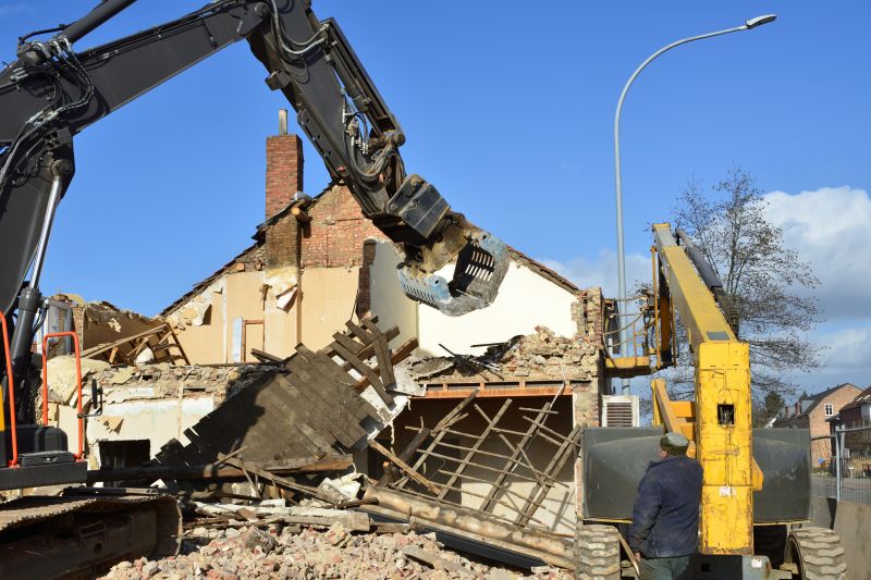 House Wrecking in South Houston, TX